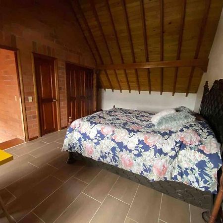 Hermosa Casa , Con Parqueadero En Rionegro Cerca Al Aeropuerto Villa Buitenkant foto