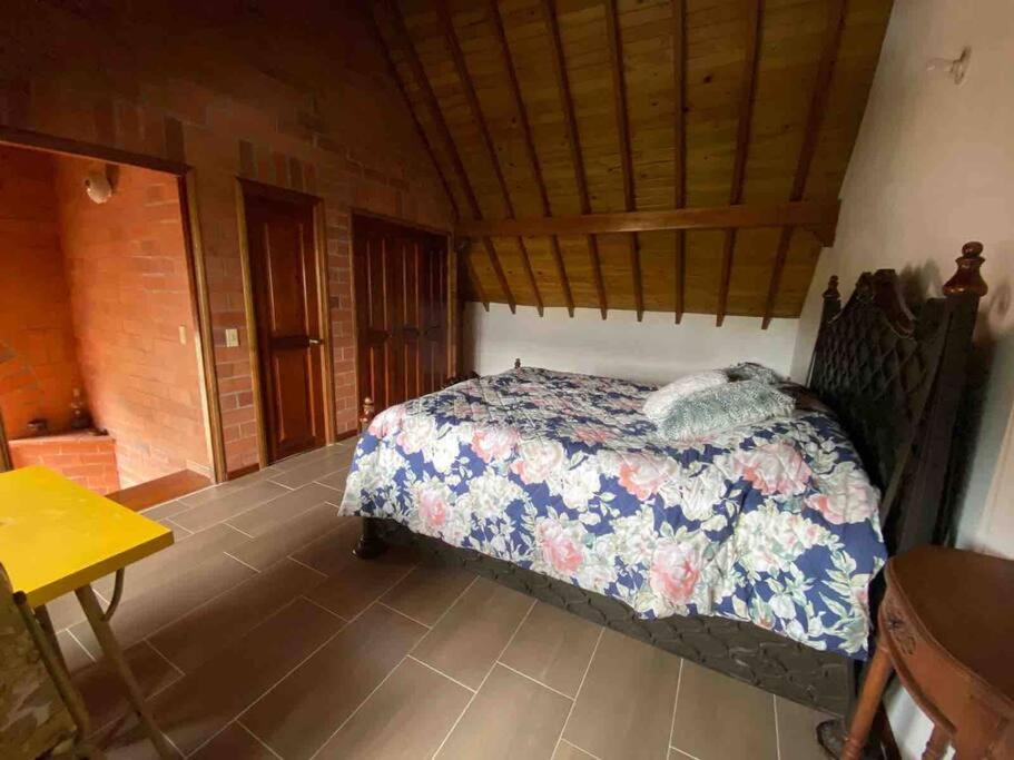 Hermosa Casa , Con Parqueadero En Rionegro Cerca Al Aeropuerto Villa Buitenkant foto