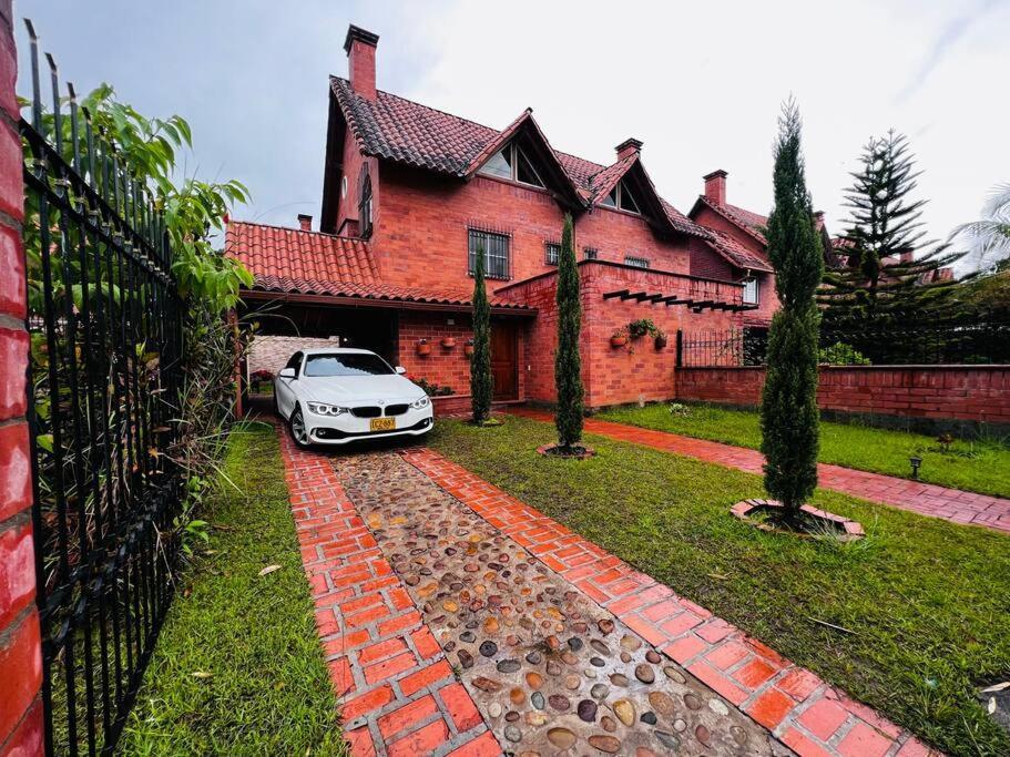 Hermosa Casa , Con Parqueadero En Rionegro Cerca Al Aeropuerto Villa Buitenkant foto